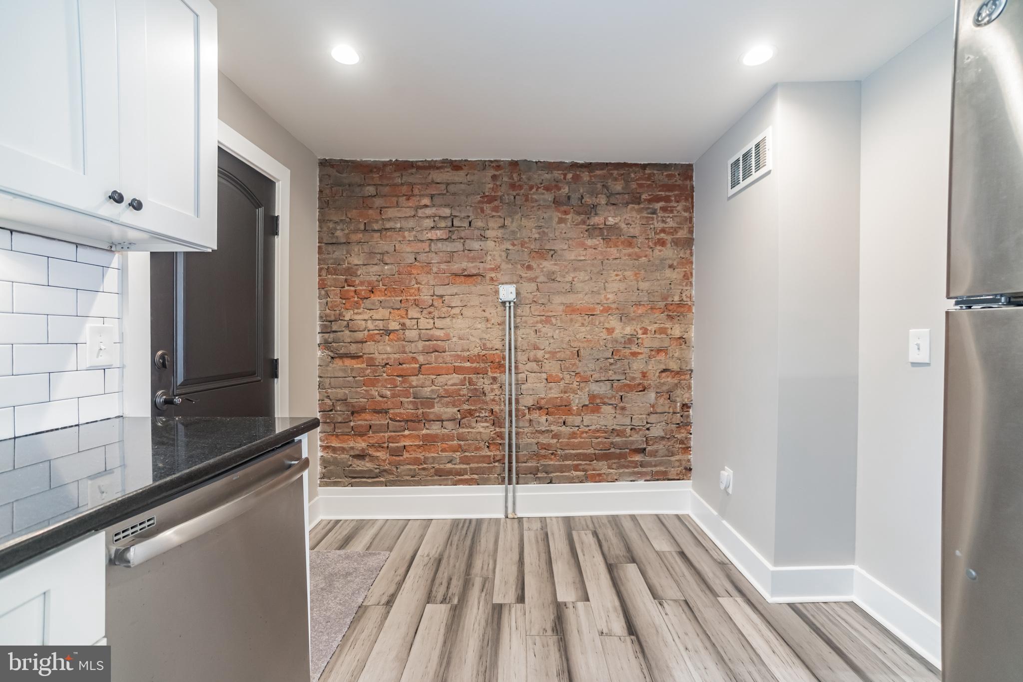 4448 Baker St