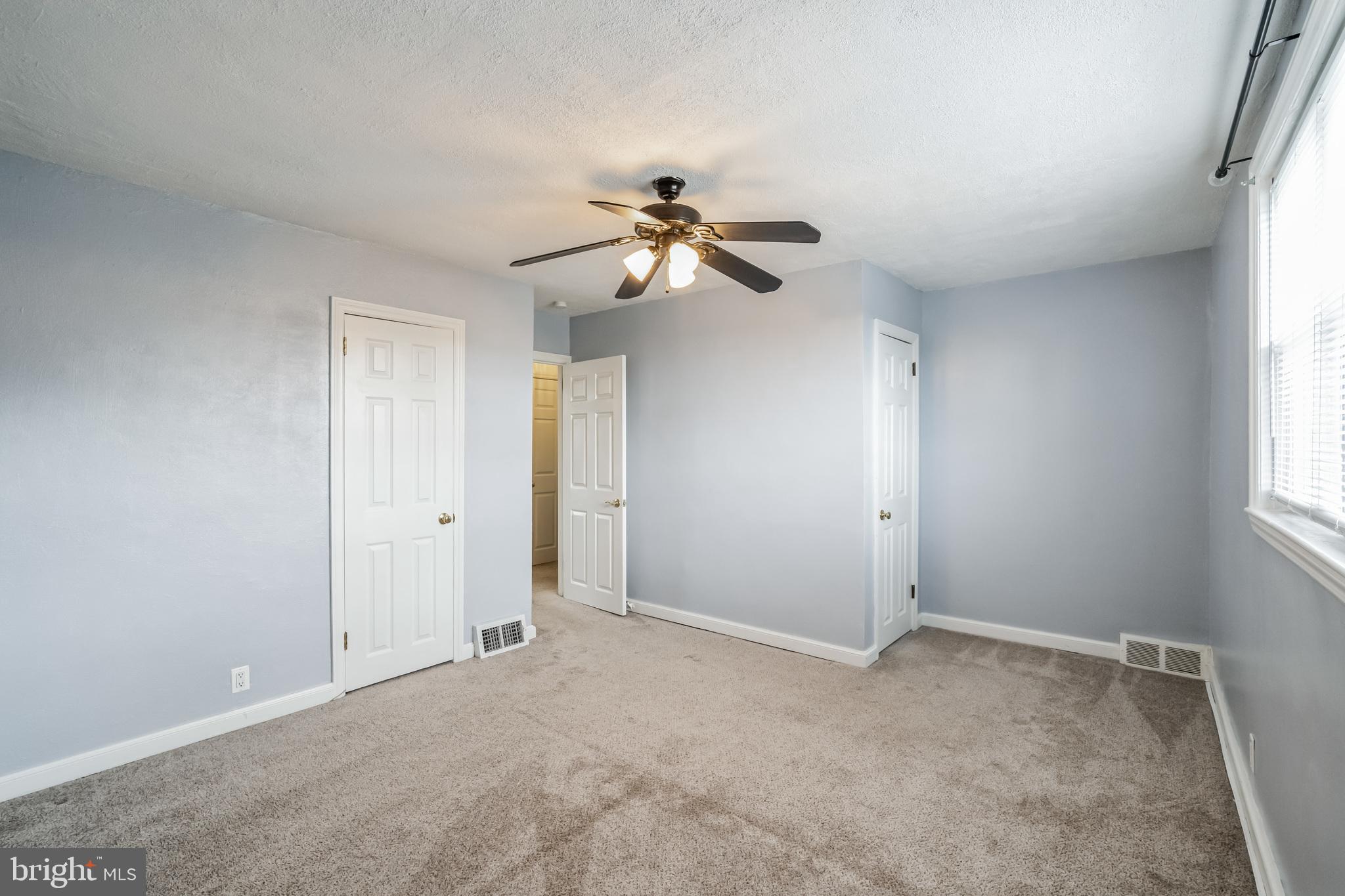 3631 Winona St