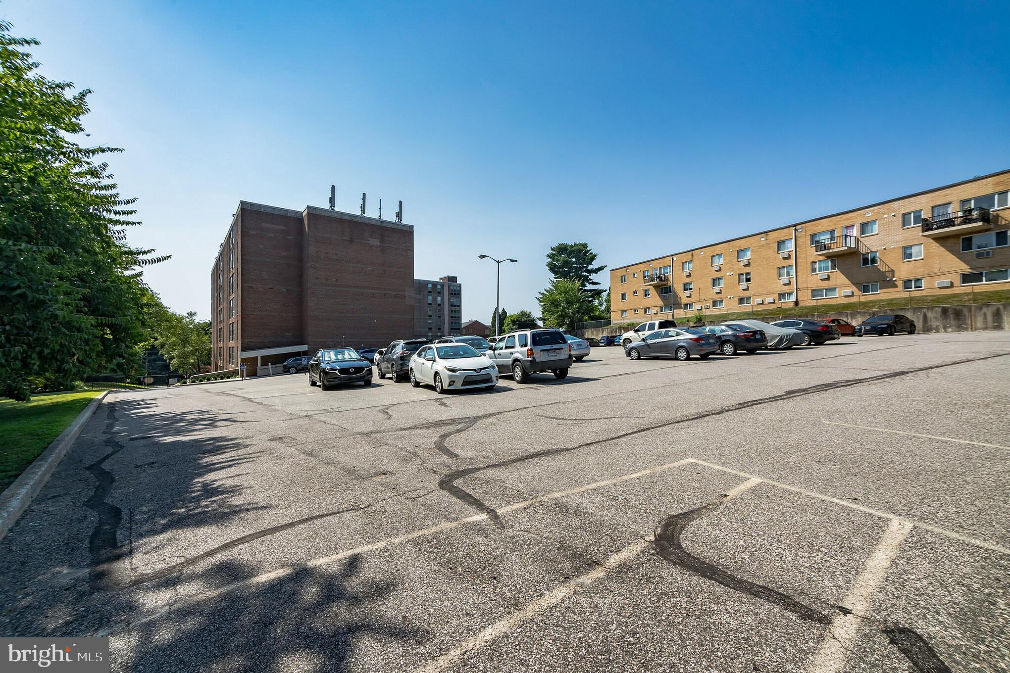 6100 HENRY AVE #4I