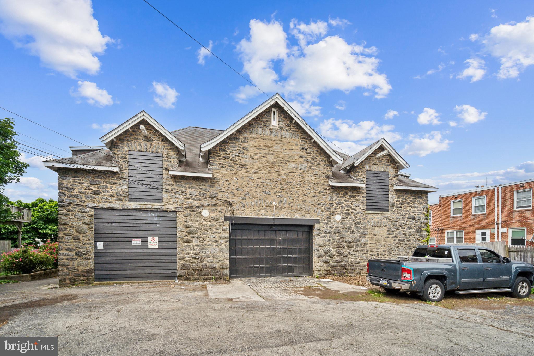 5608 RIDGE AVE #R4