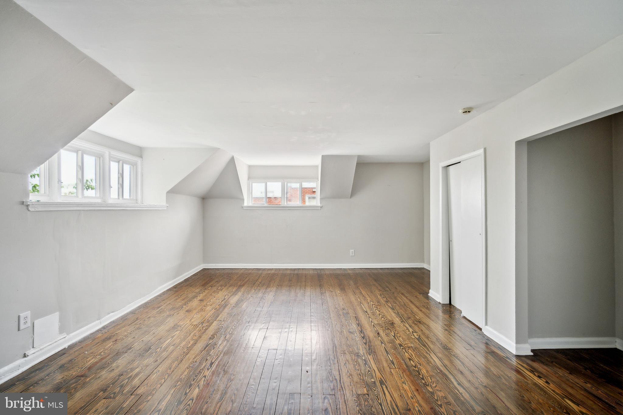 5608 RIDGE AVE #R4