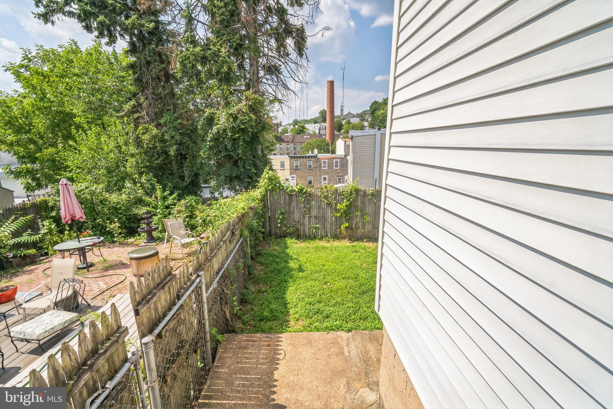 180 Dupont St
