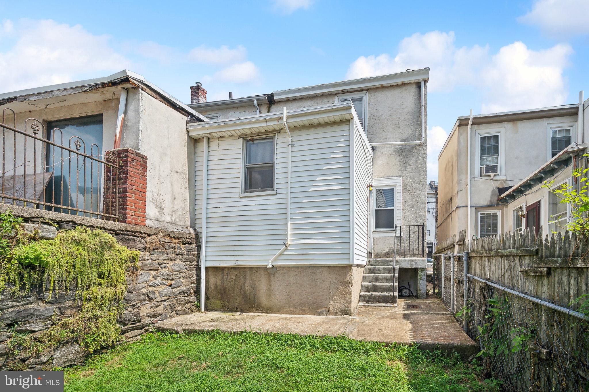 180 Dupont St