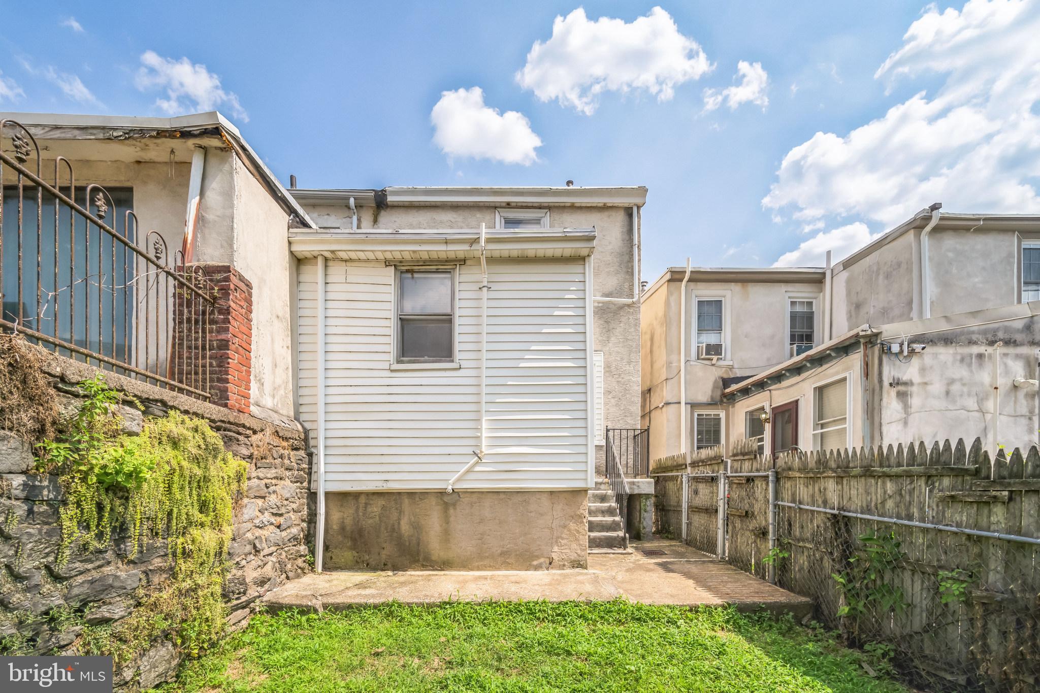 180 Dupont St