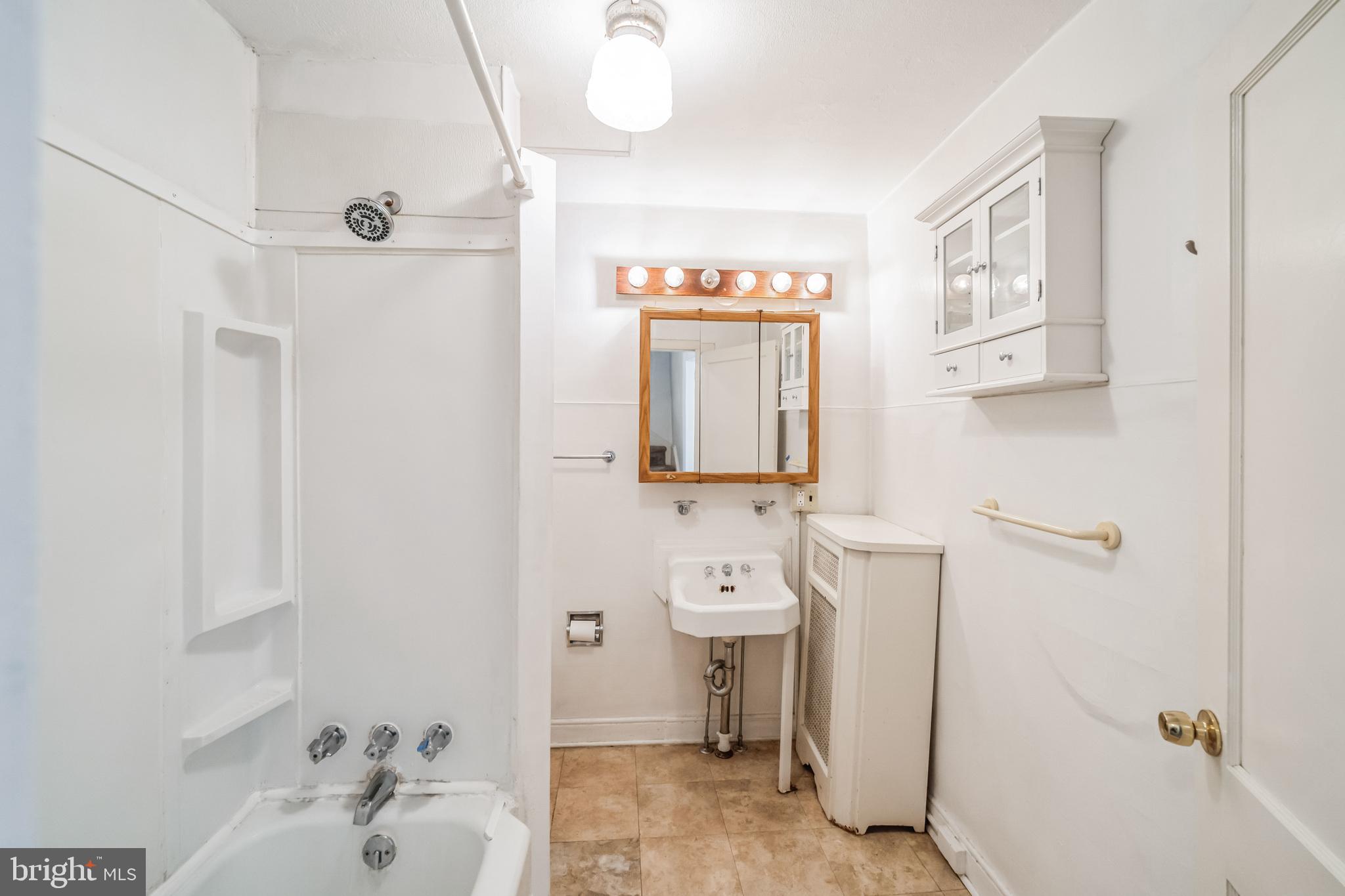 180 Dupont St