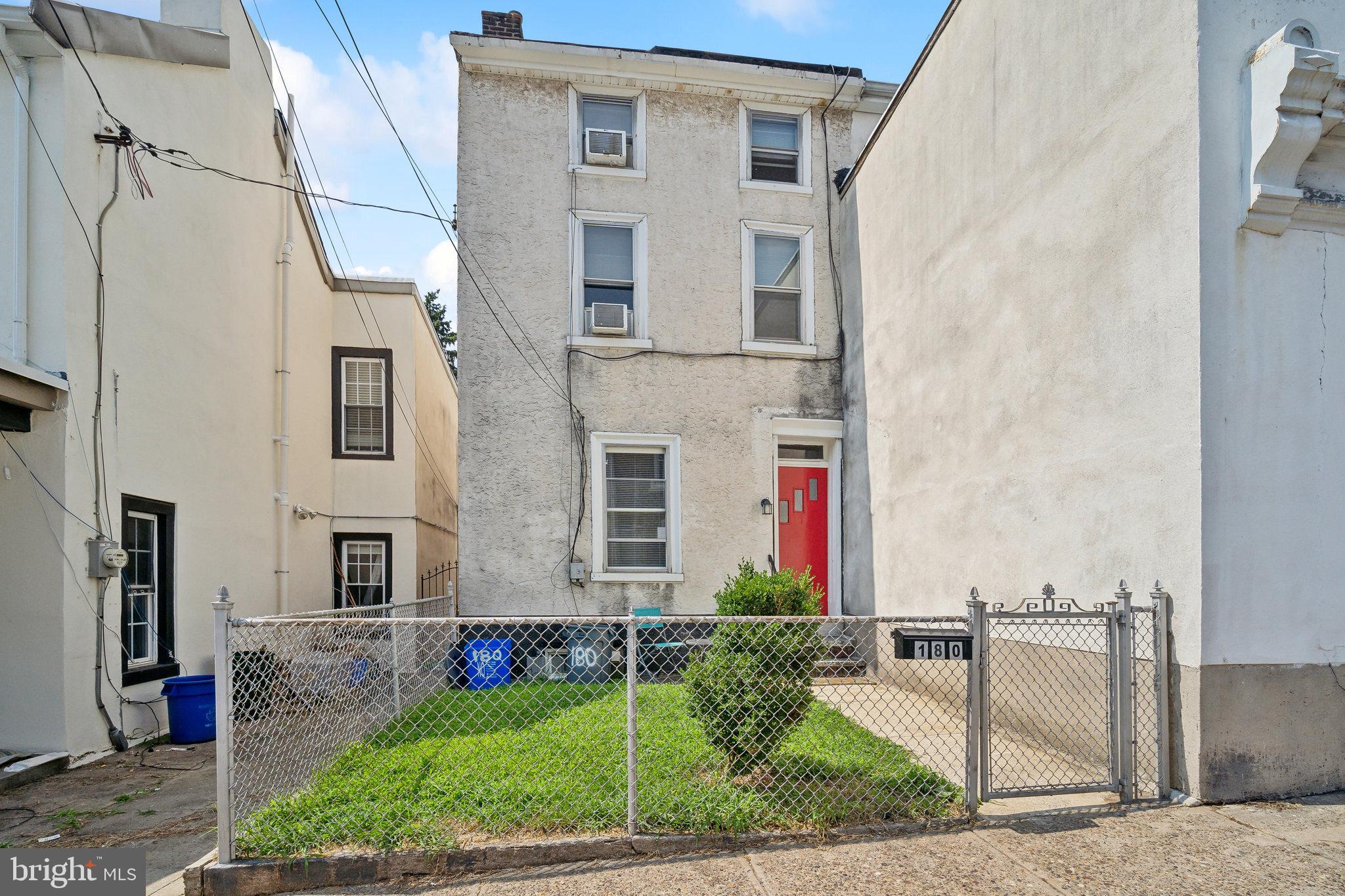 180 Dupont St