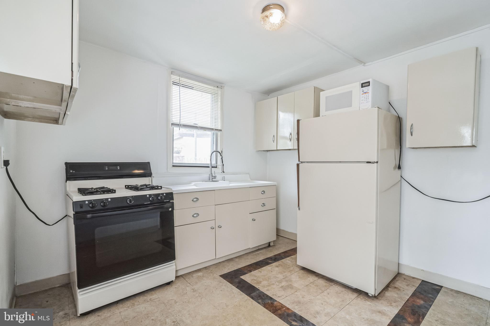180 Dupont St