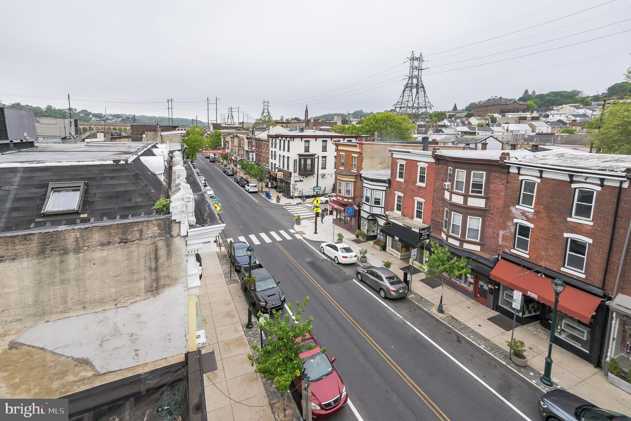 4328 MAIN ST #4