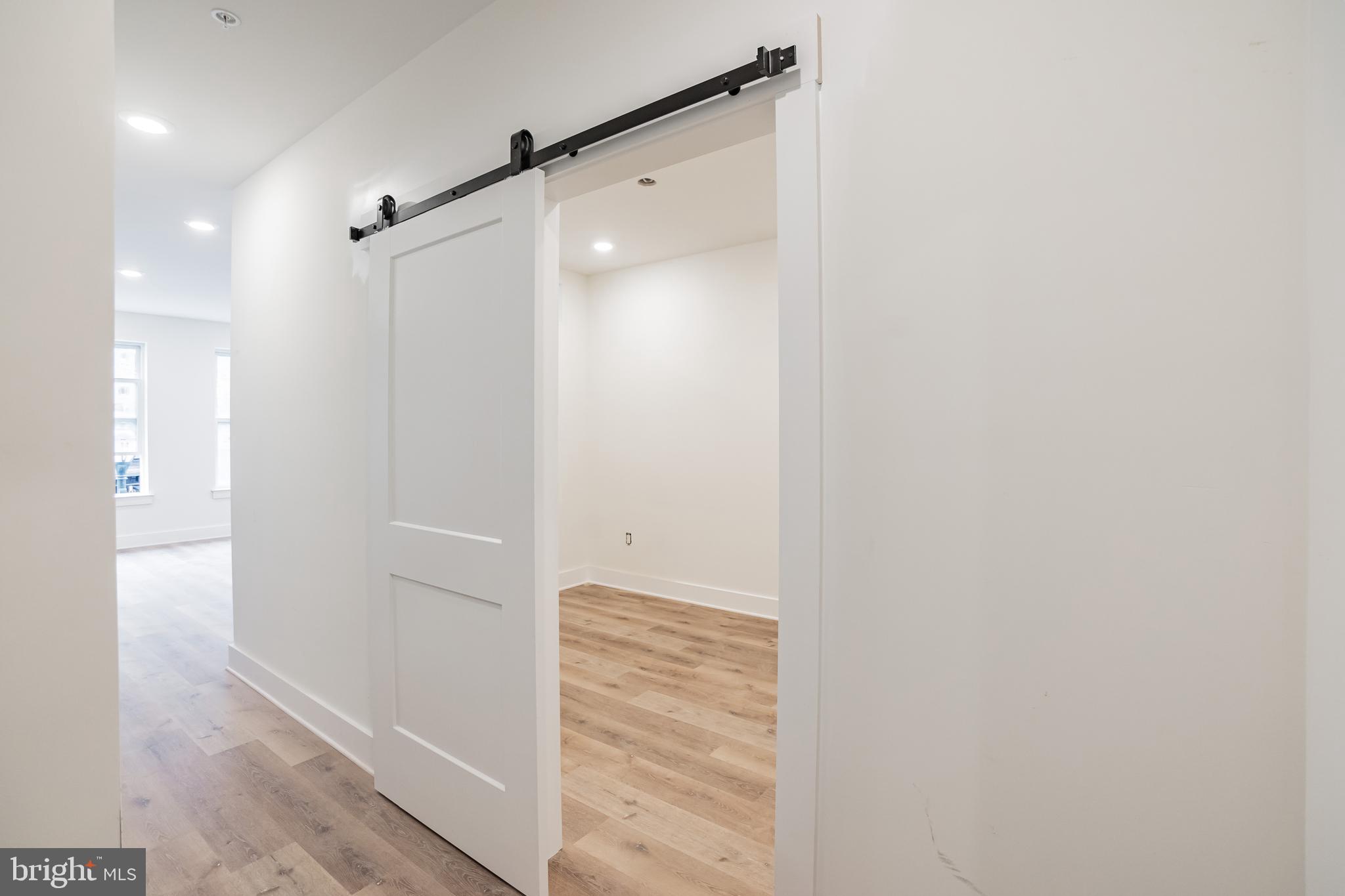 4328 MAIN ST #4