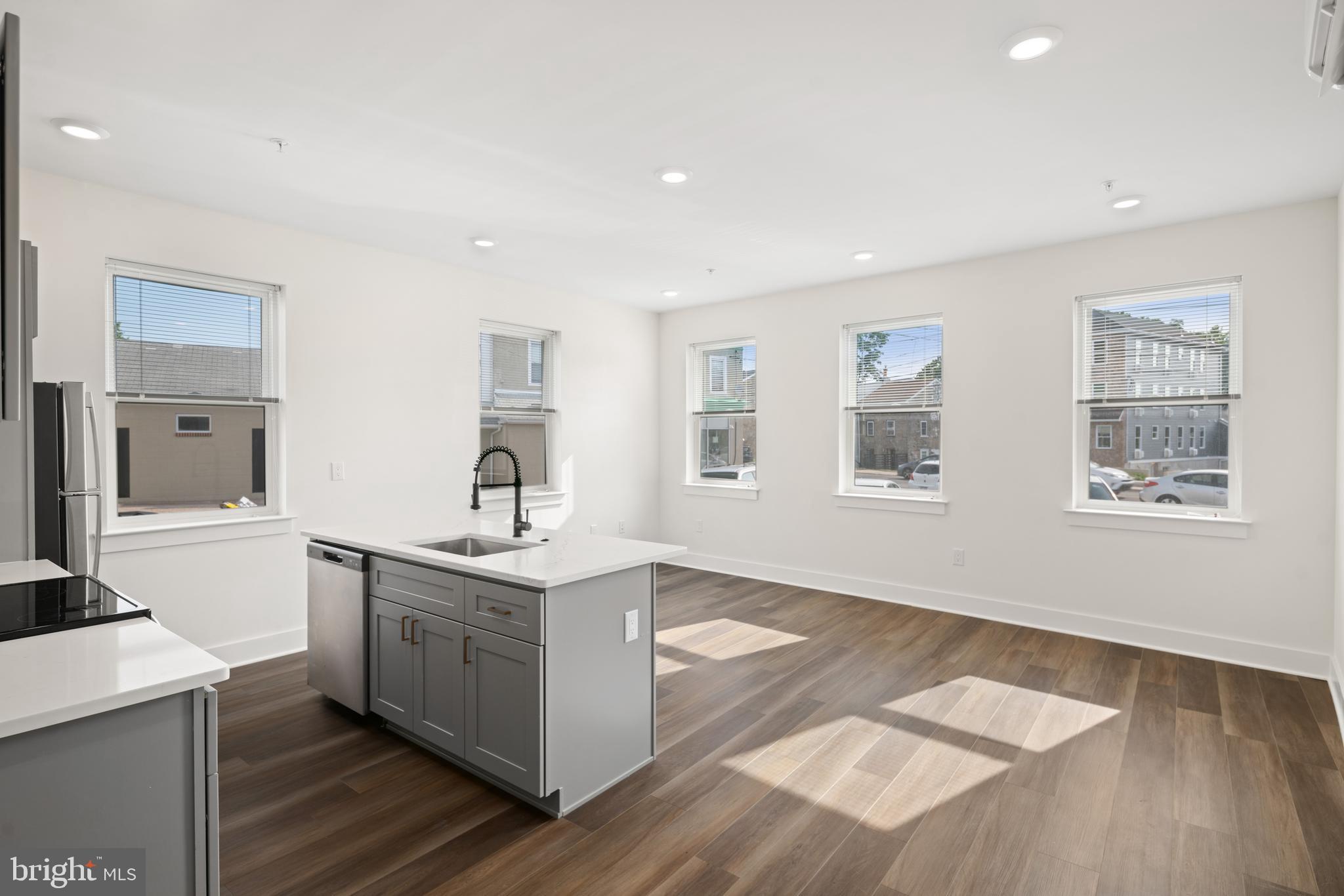 7620 RIDGE AVE #5