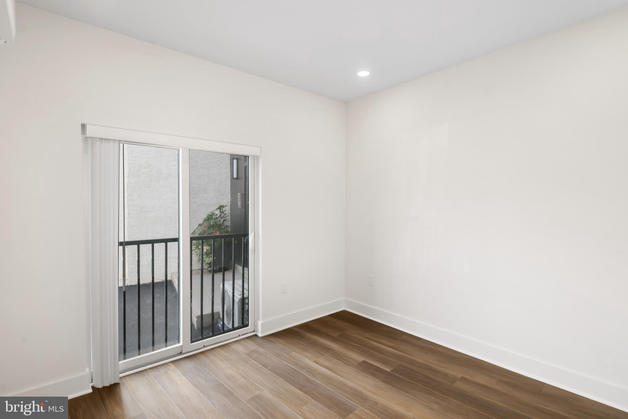 7620 RIDGE AVE #5