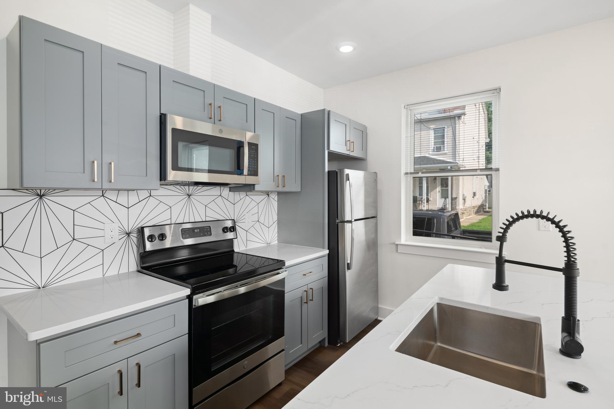 7620 RIDGE AVE #5