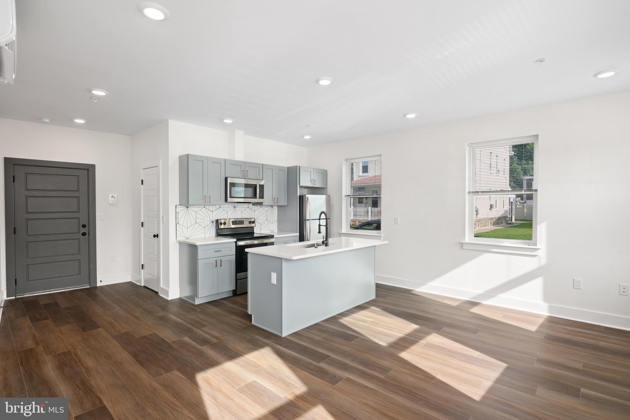 7620 RIDGE AVE #5