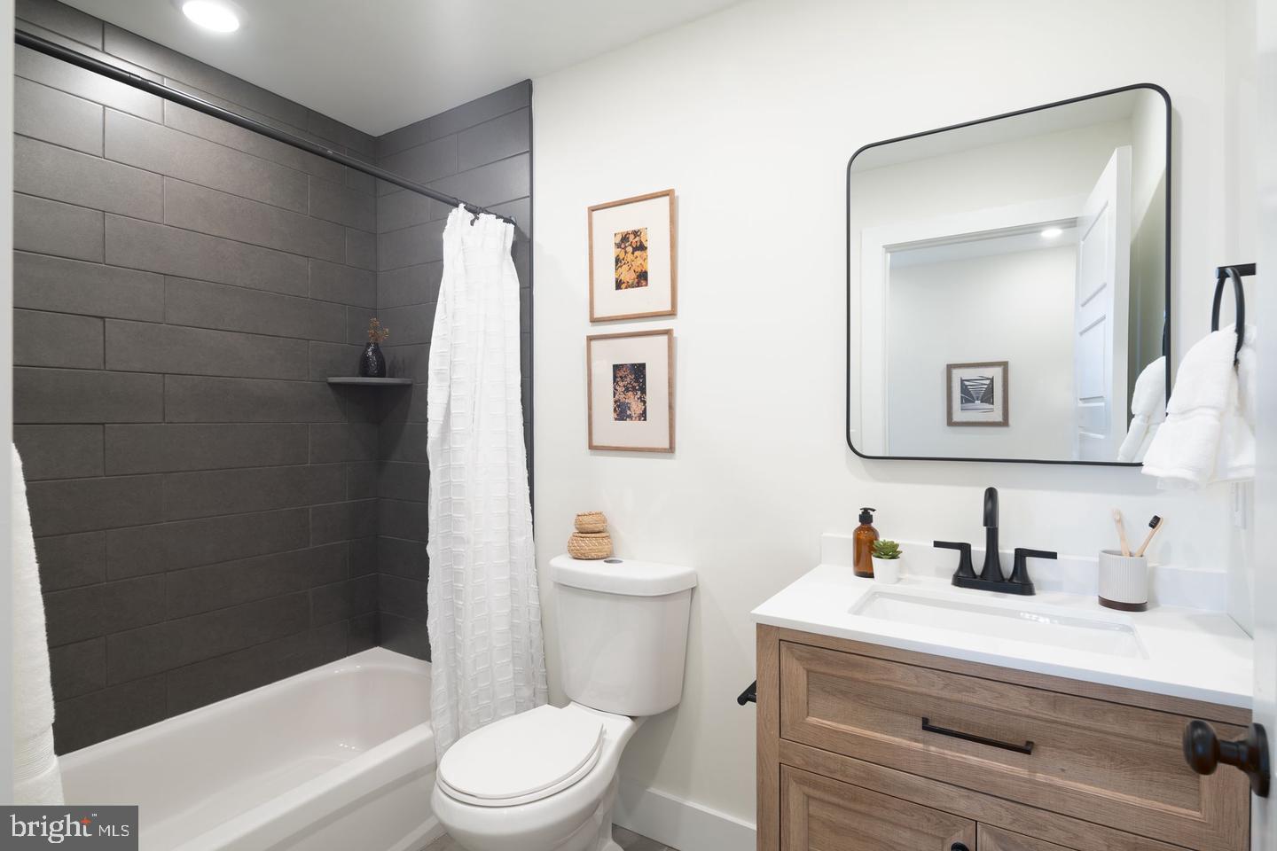 6155 RIDGE #308