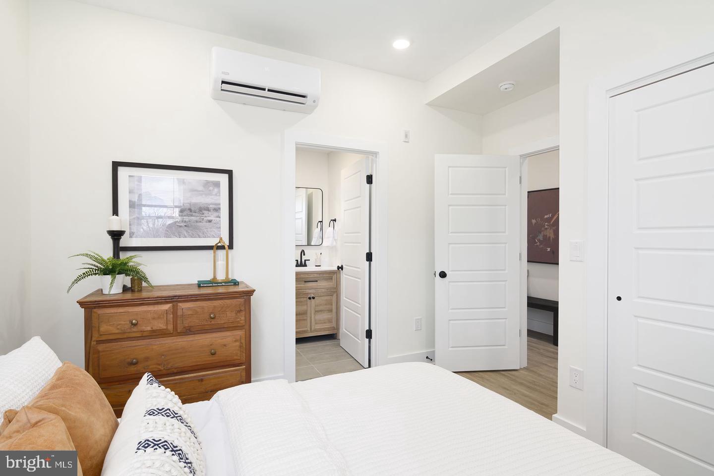 6155 RIDGE #308