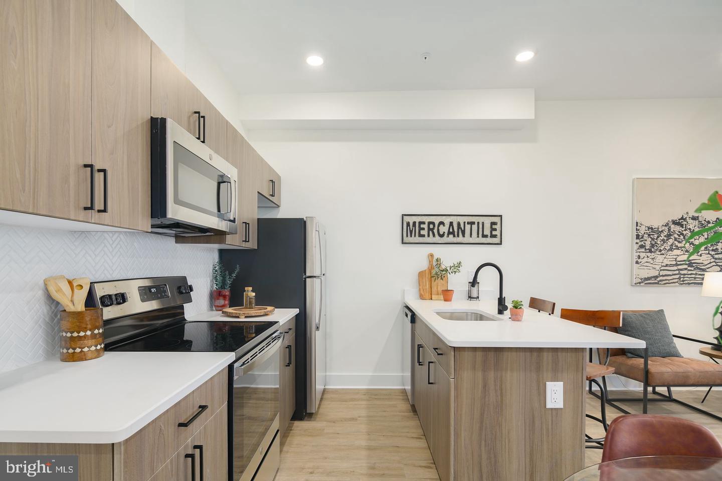 6155 RIDGE #308