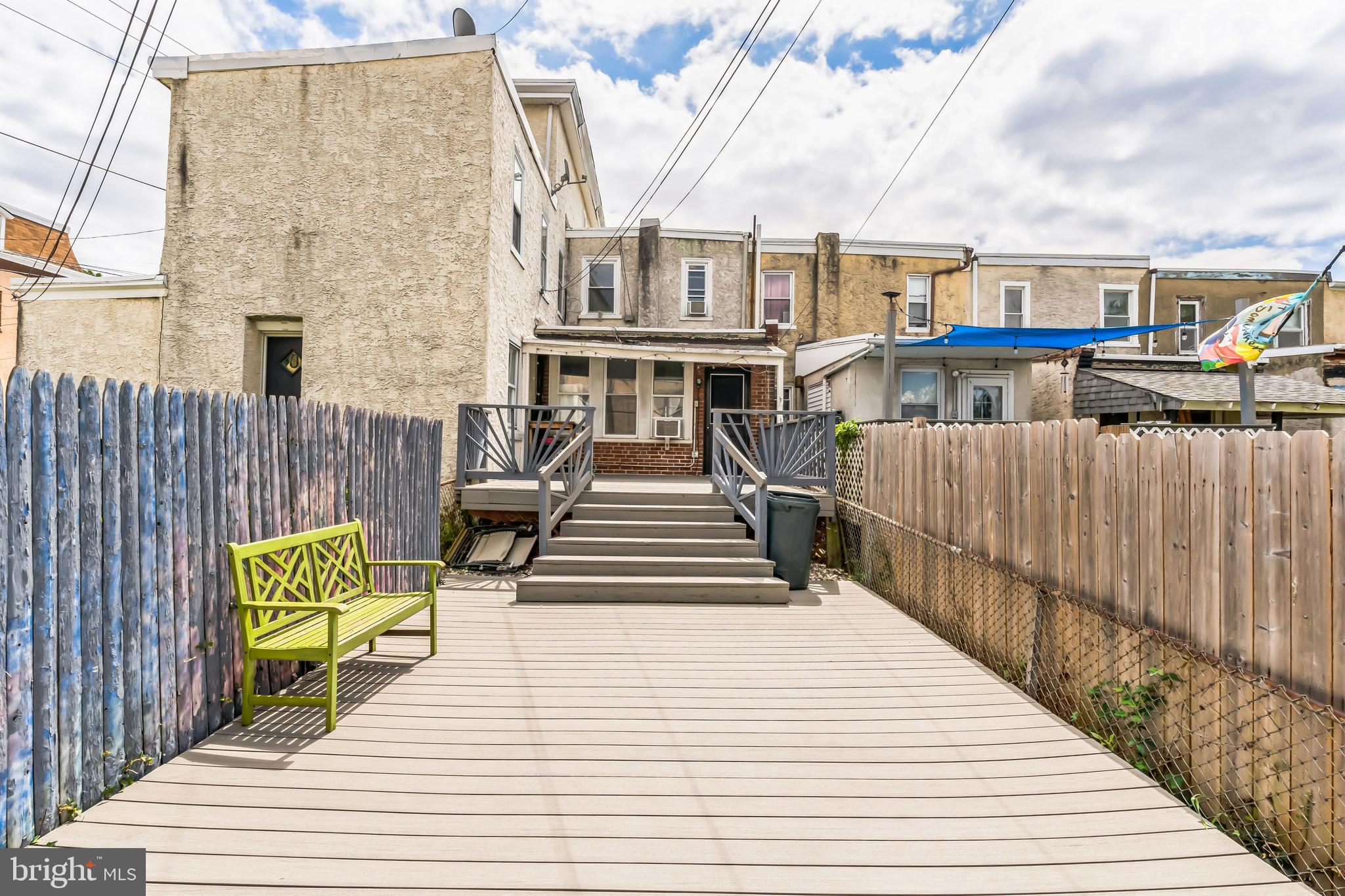 438 LEVERINGTON AVE