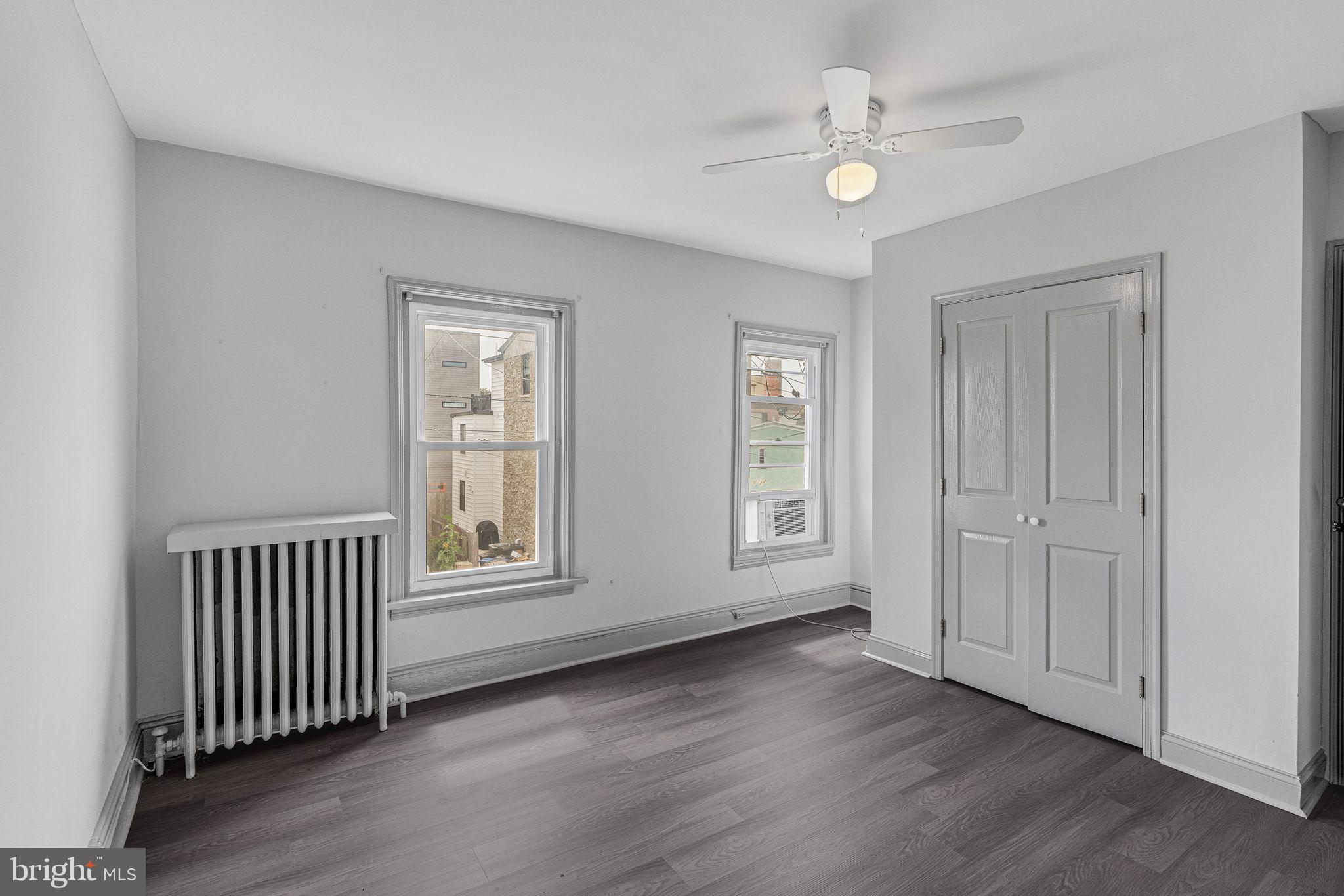 438 LEVERINGTON AVE