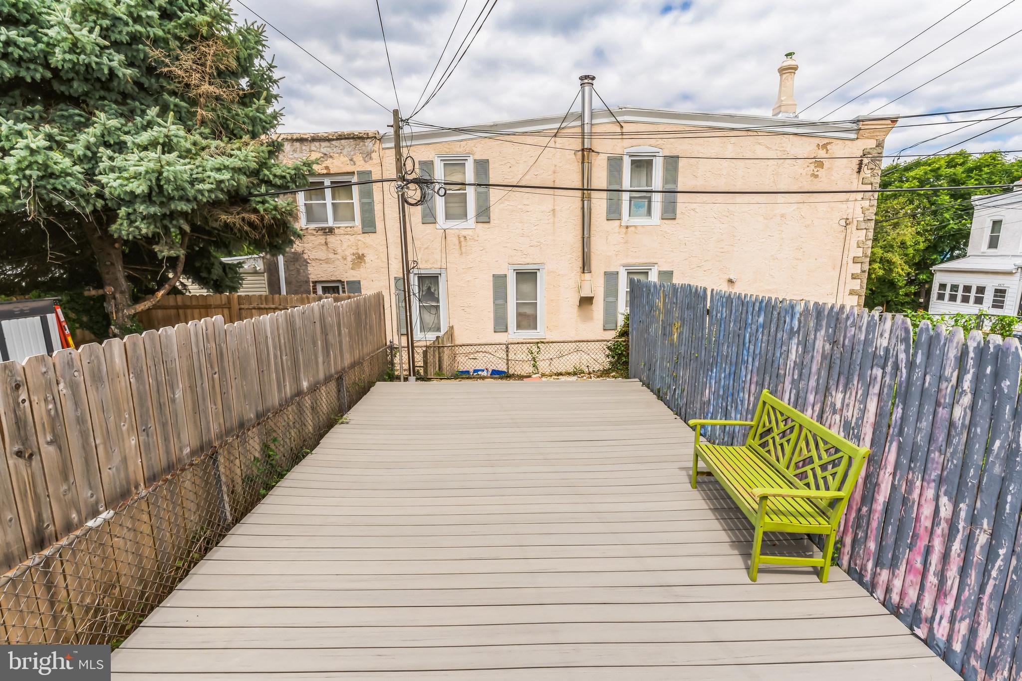 438 LEVERINGTON AVE