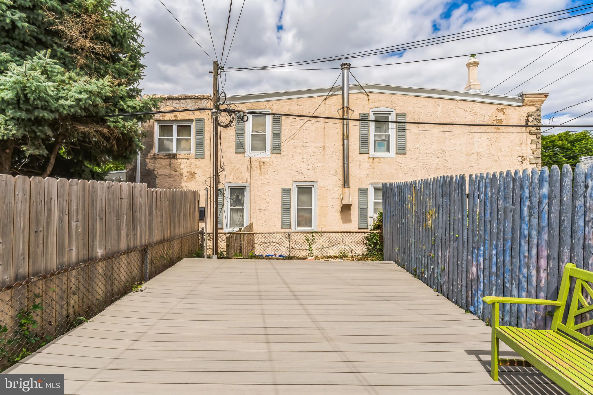 438 LEVERINGTON AVE