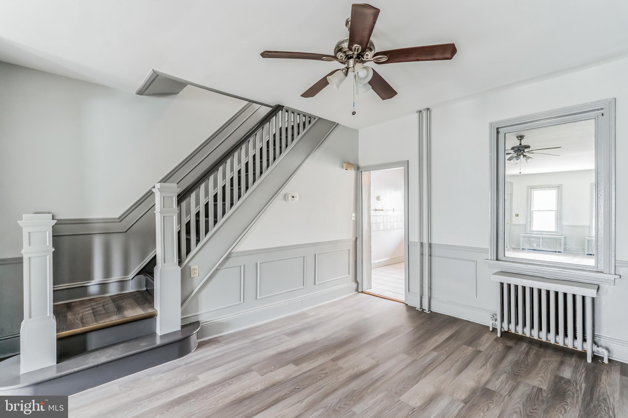438 LEVERINGTON AVE