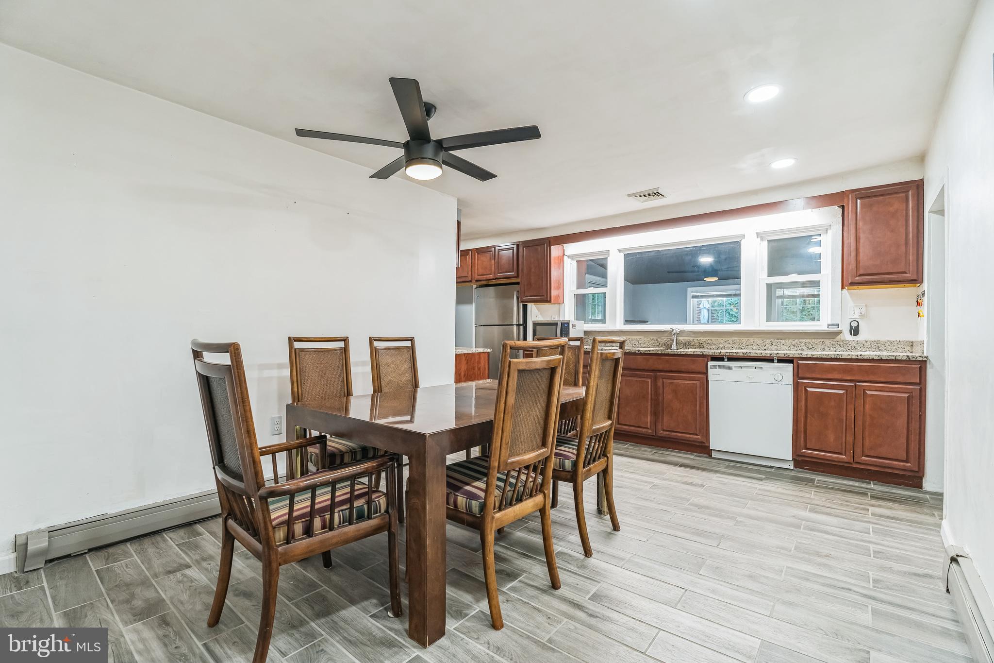 713 Manatawna Ave