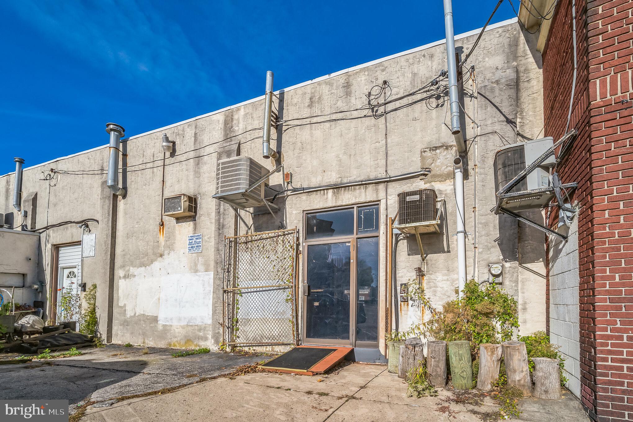 5235-43 Ridge Ave #Rear