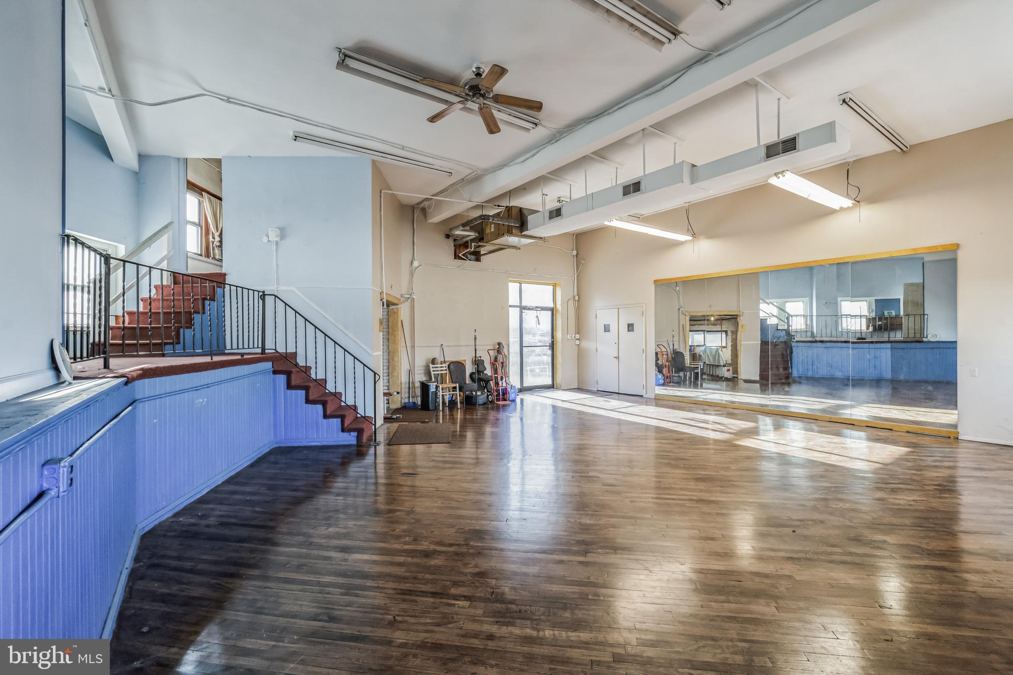 5235-43 Ridge Ave #Rear