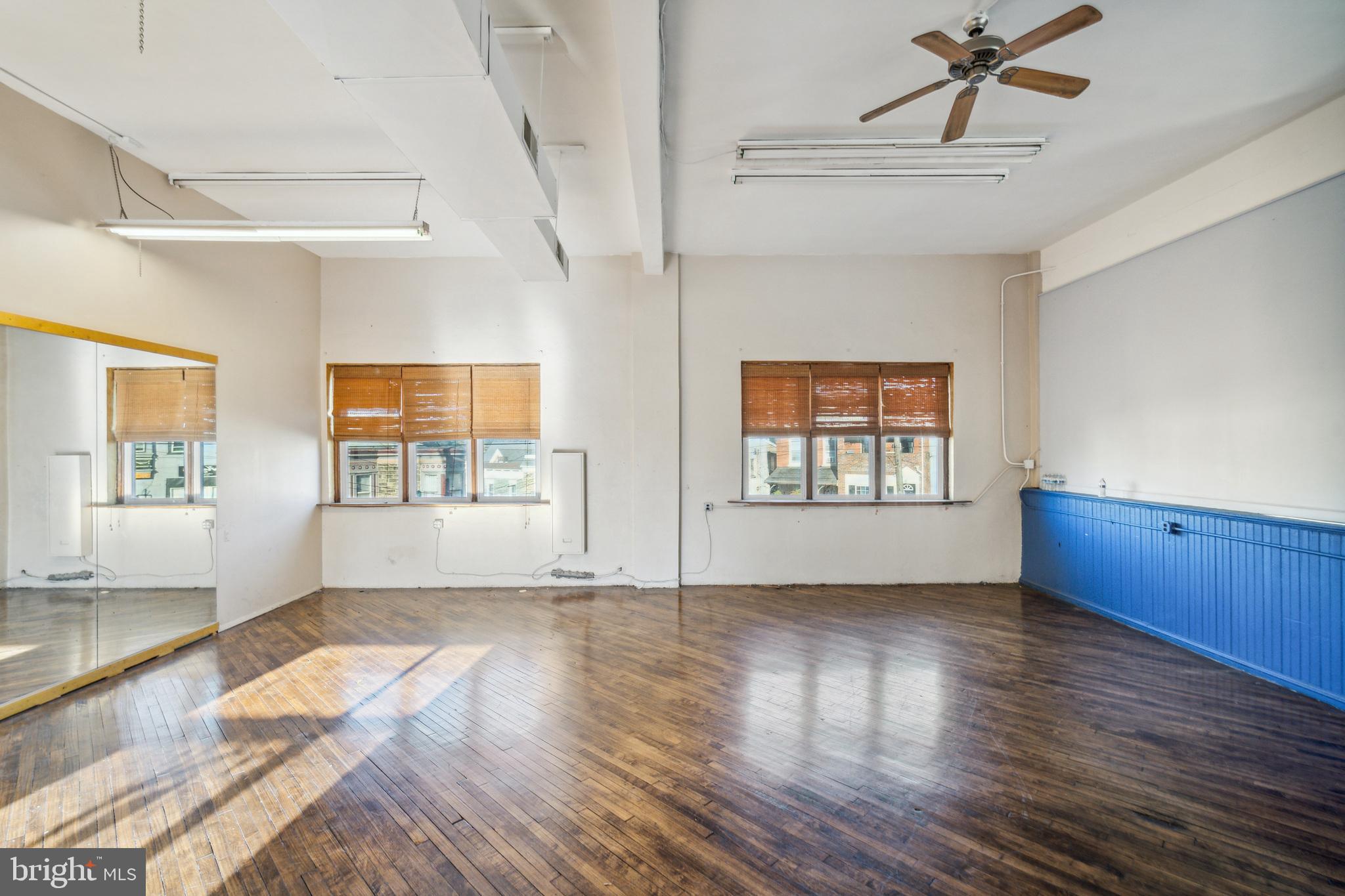 5235-43 Ridge Ave #Rear