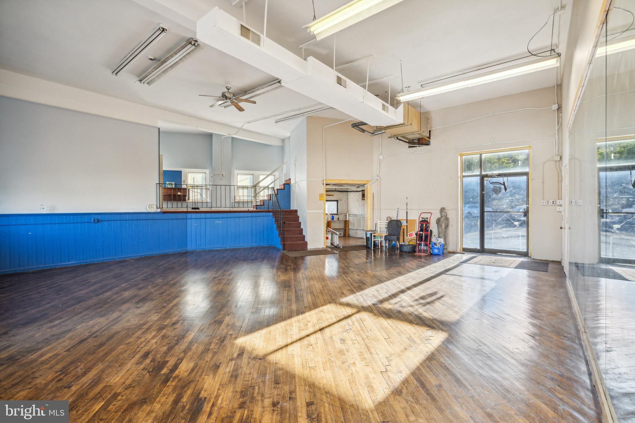 5235-43 Ridge Ave #Rear