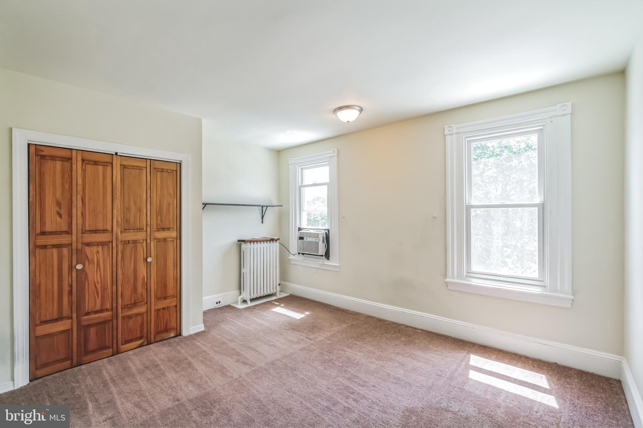 468 ROXBOROUGH AVE #2 FLR