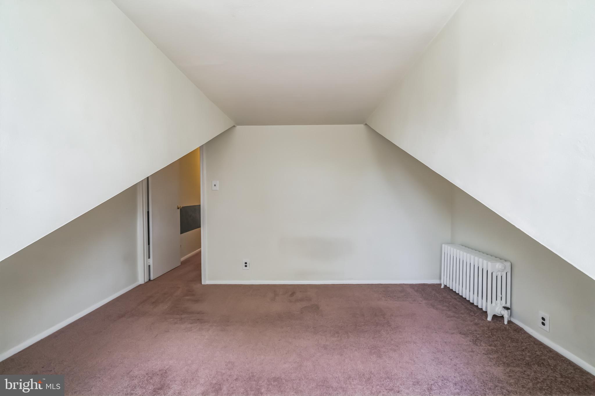 468 ROXBOROUGH AVE #2 FLR