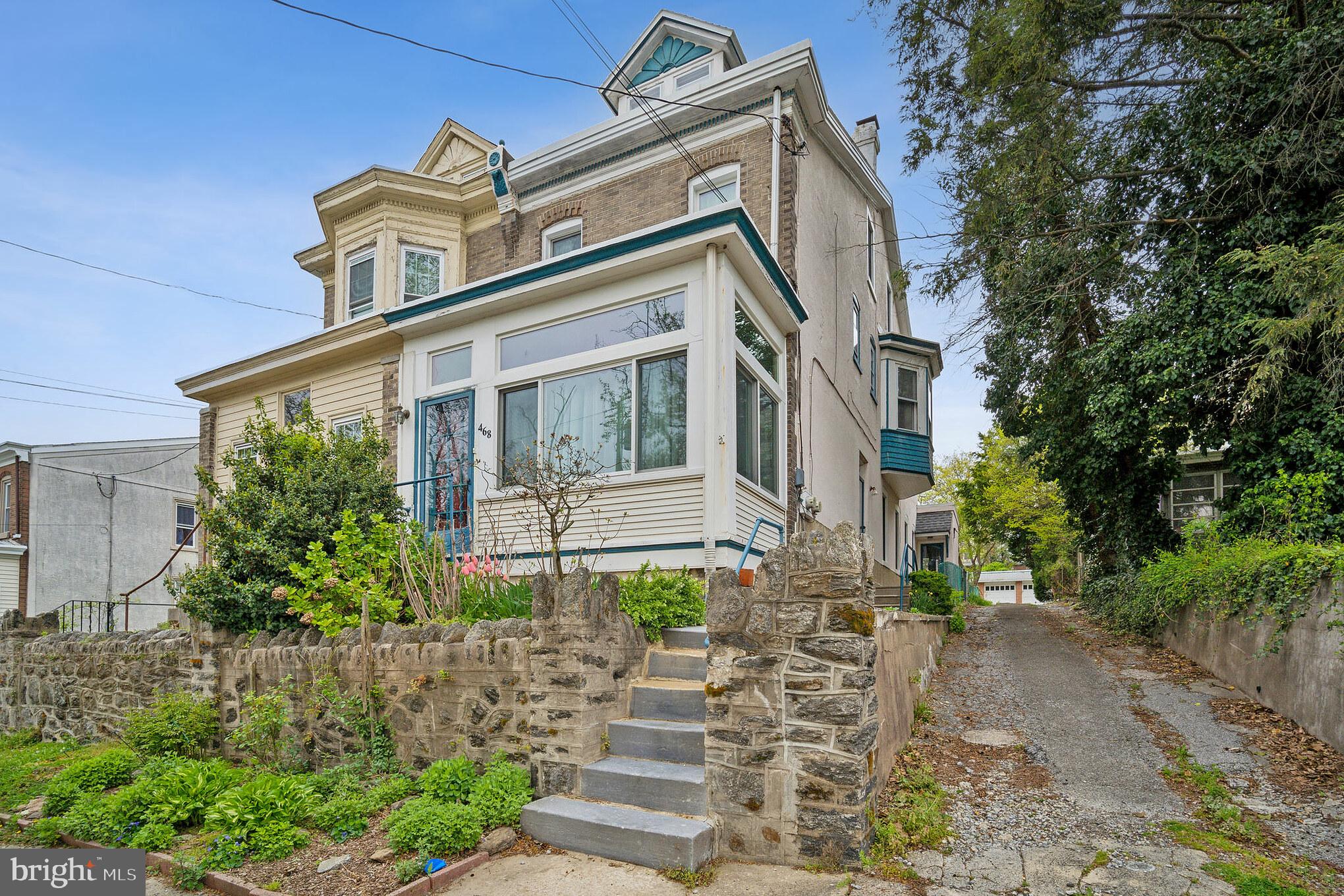 468 ROXBOROUGH AVE #2 FLR