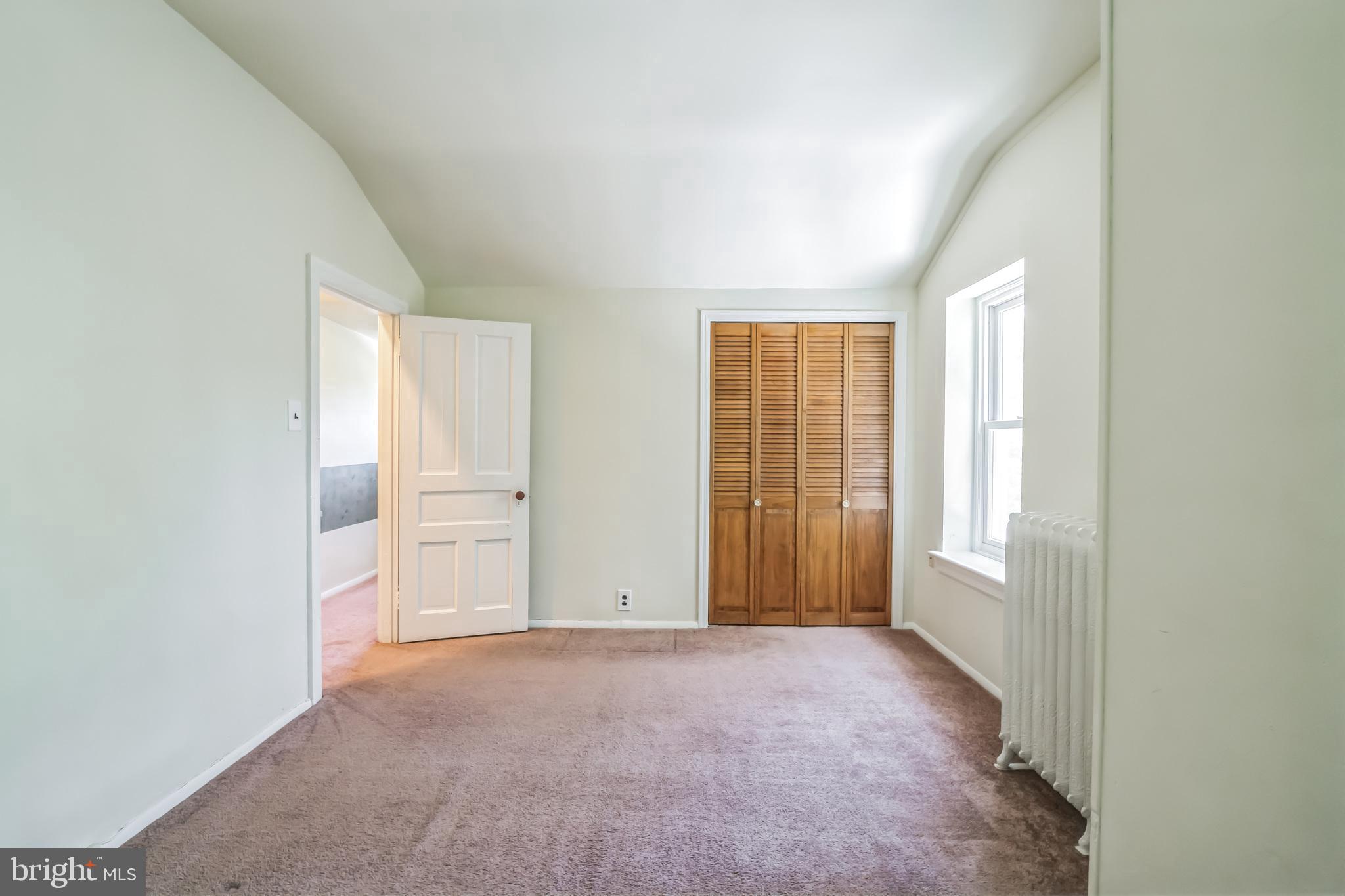 468 ROXBOROUGH AVE #2 FLR
