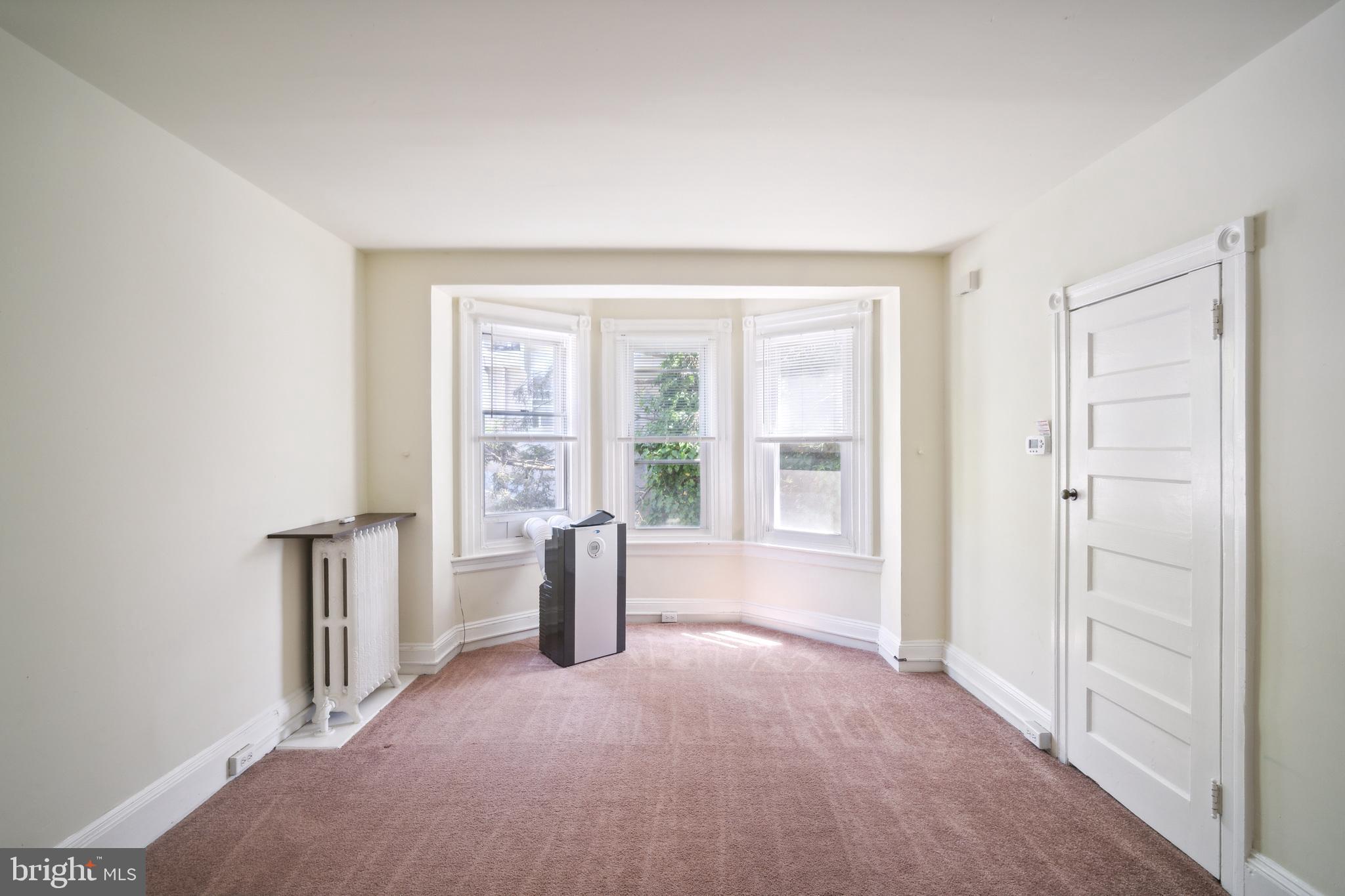 468 ROXBOROUGH AVE #2 FLR
