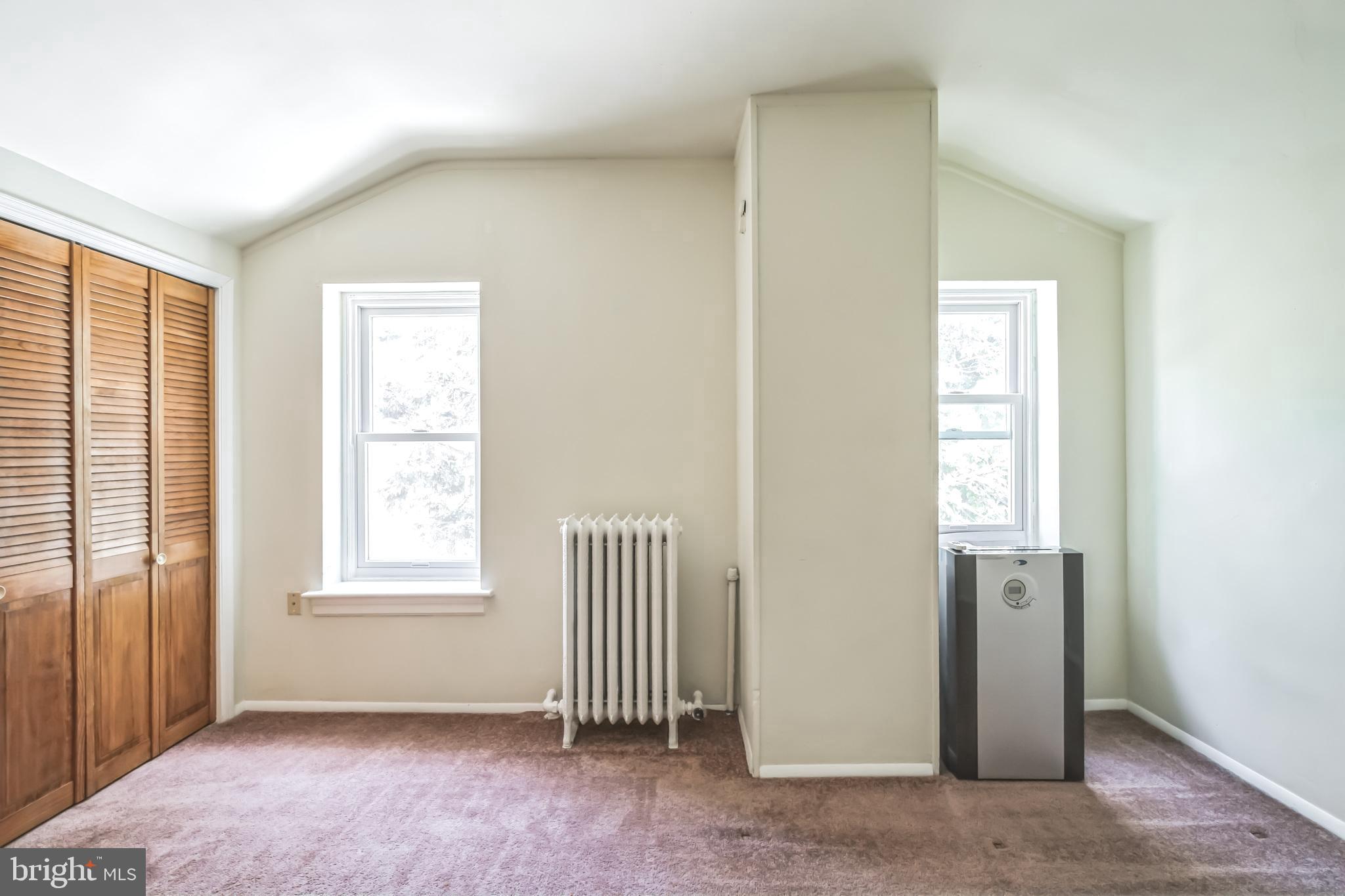 468 ROXBOROUGH AVE #2 FLR
