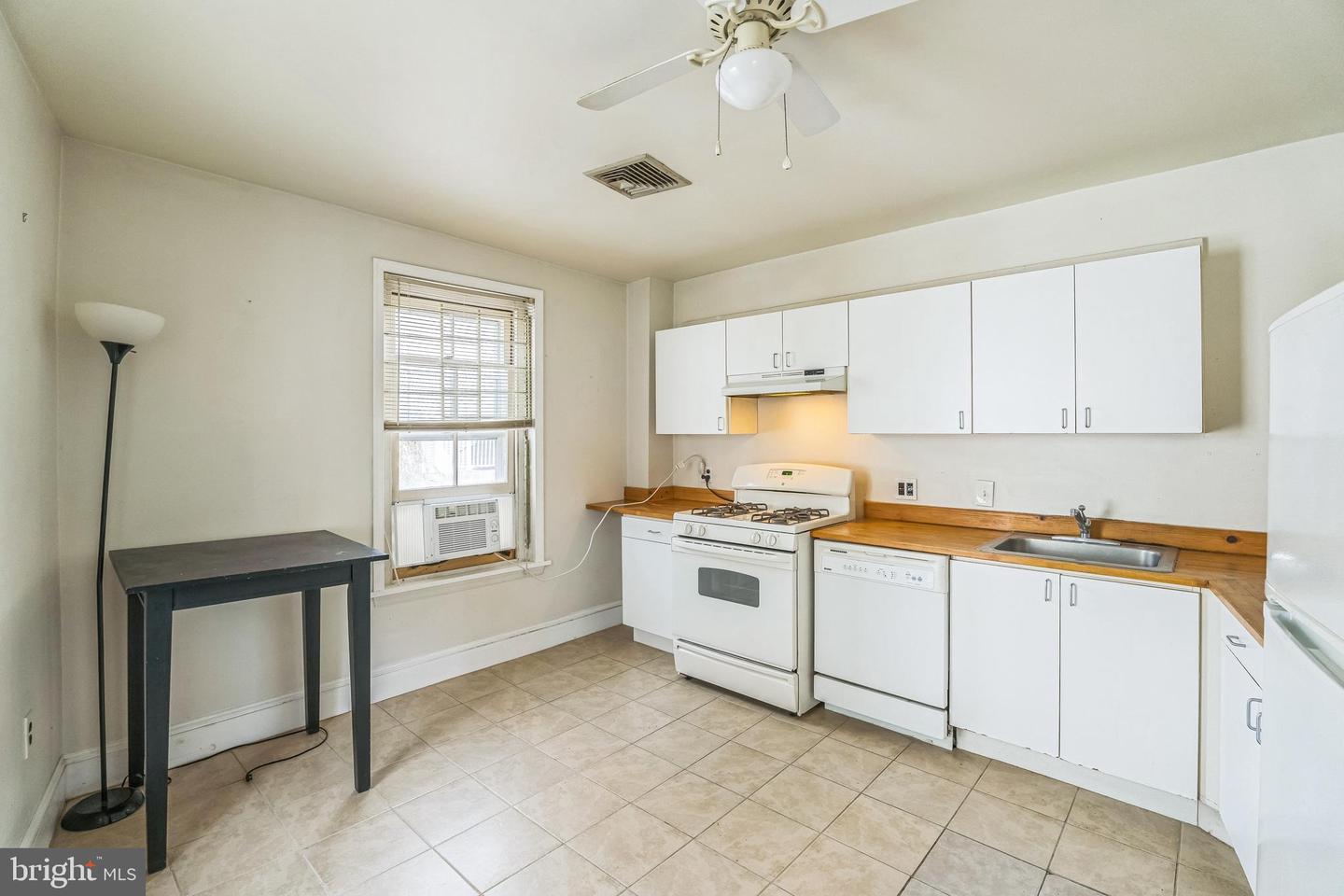 4417 Baker St