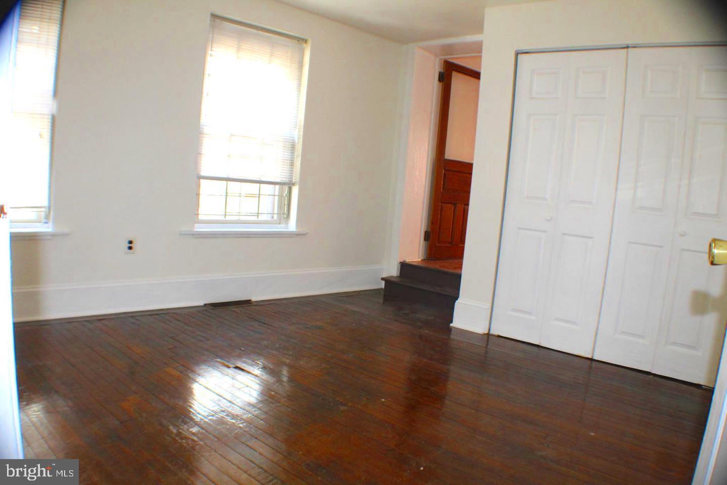 4417 Baker St