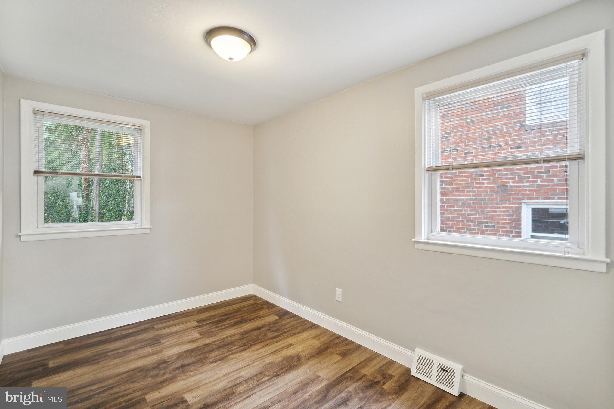 588 LIVEZEY ST ##2