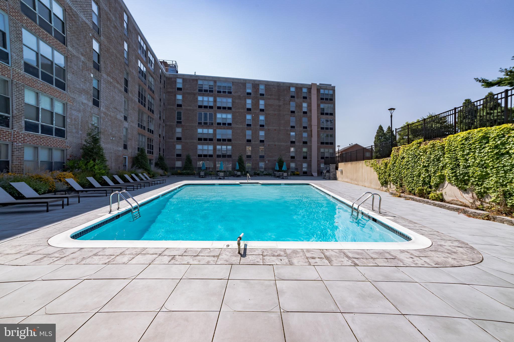 6100 HENRY AVE #4I