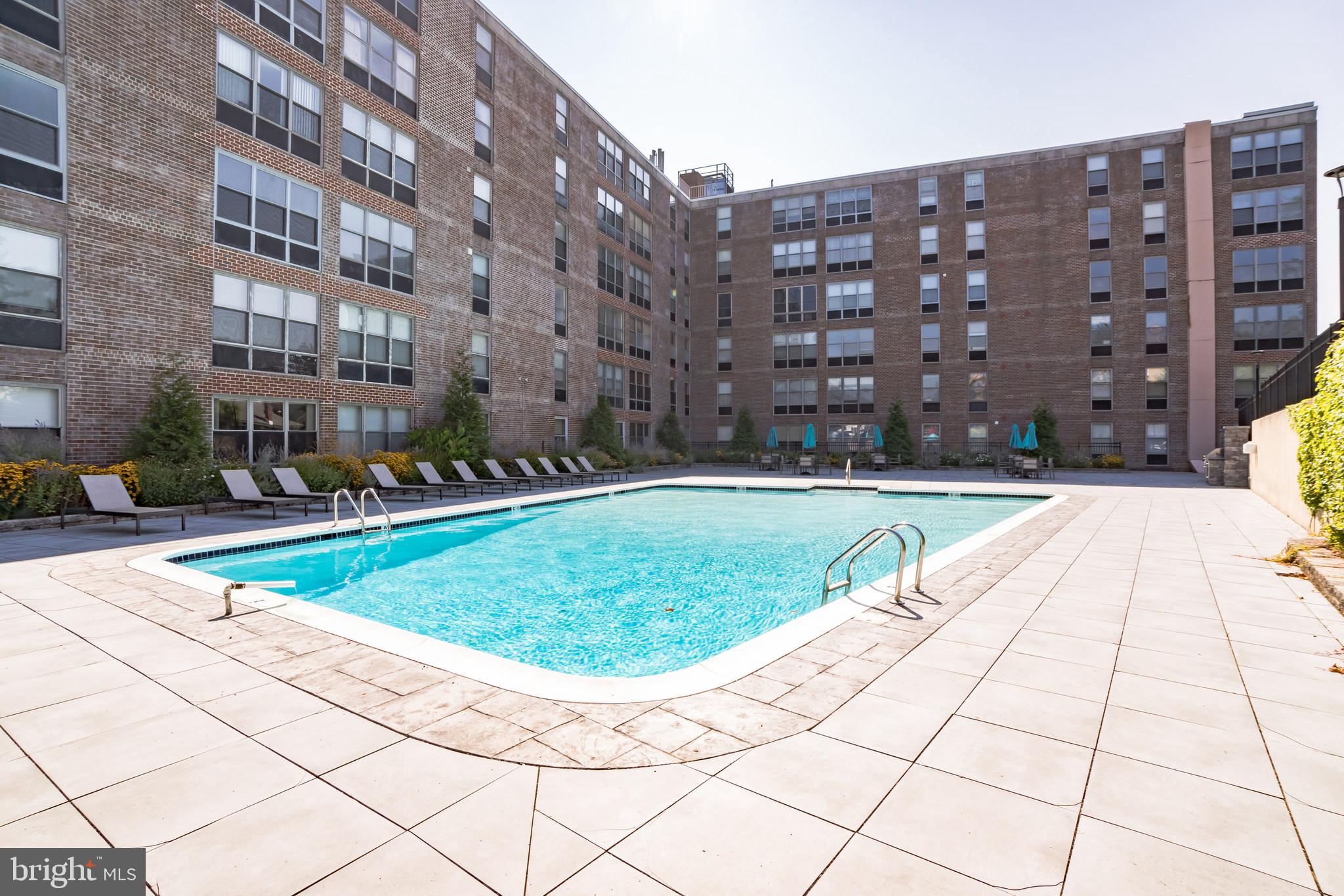 6100 HENRY AVE #4I