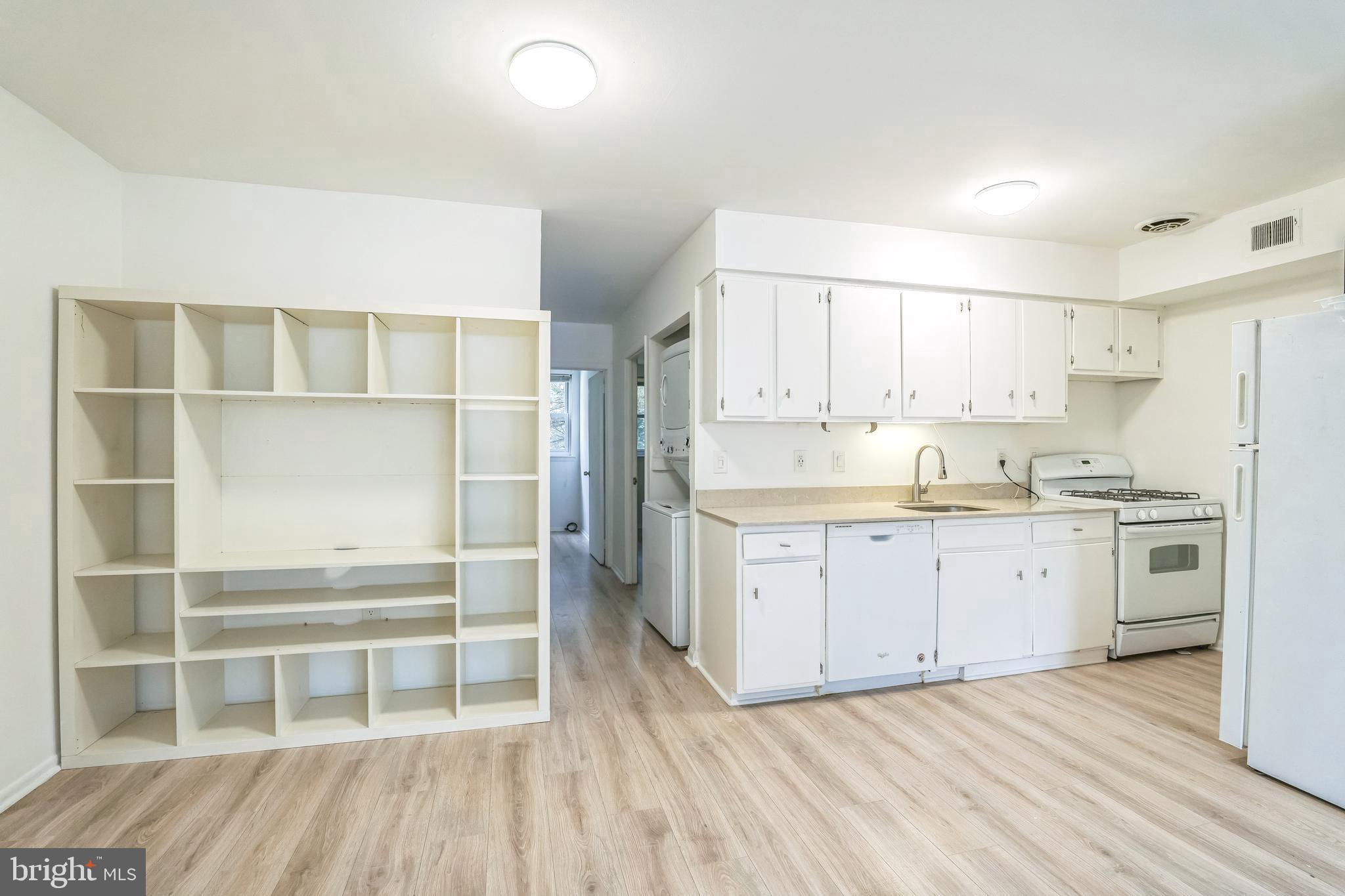 4616 SILVERWOOD ST #2