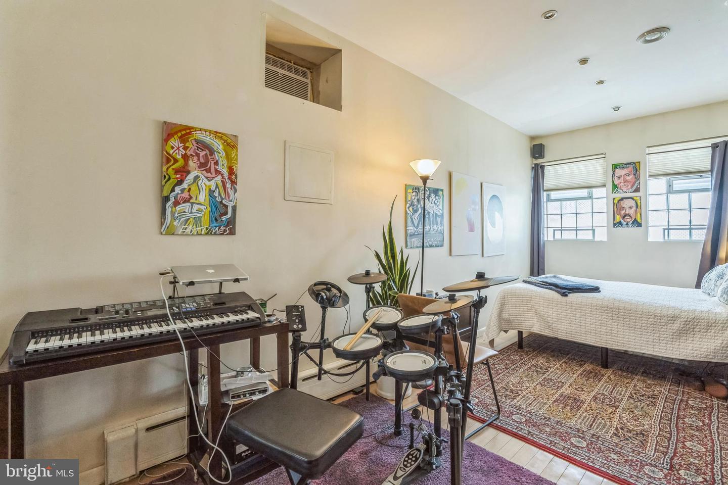 467 SEVILLE ST #1