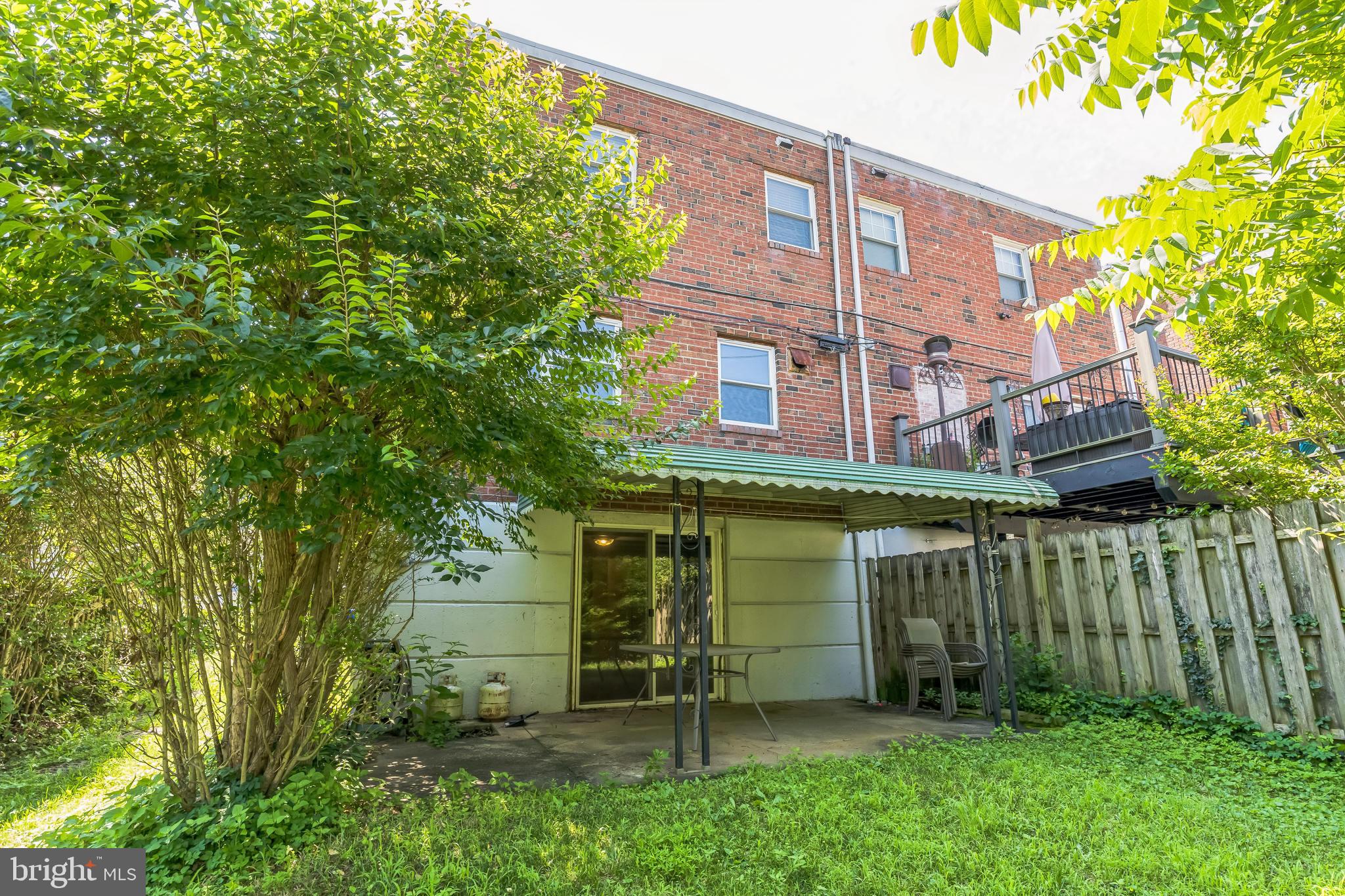 881 RONNIE LN