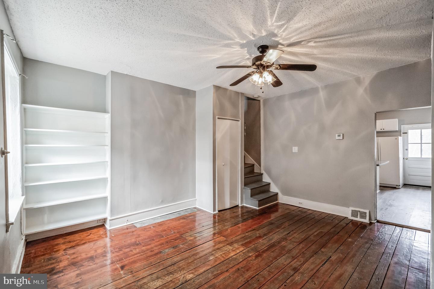 220 Dupont St