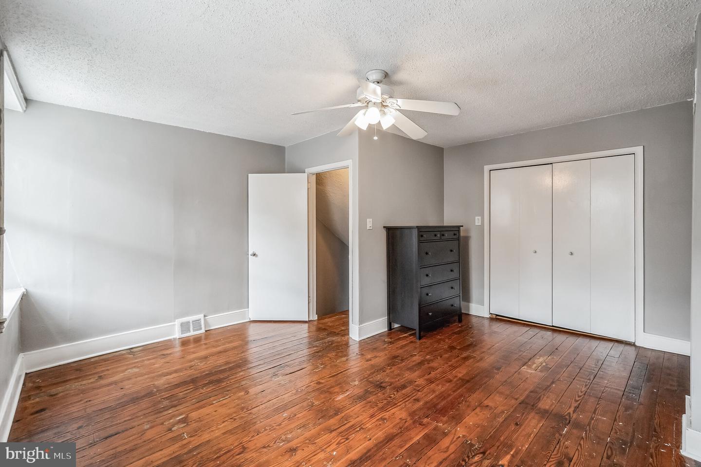 220 Dupont St