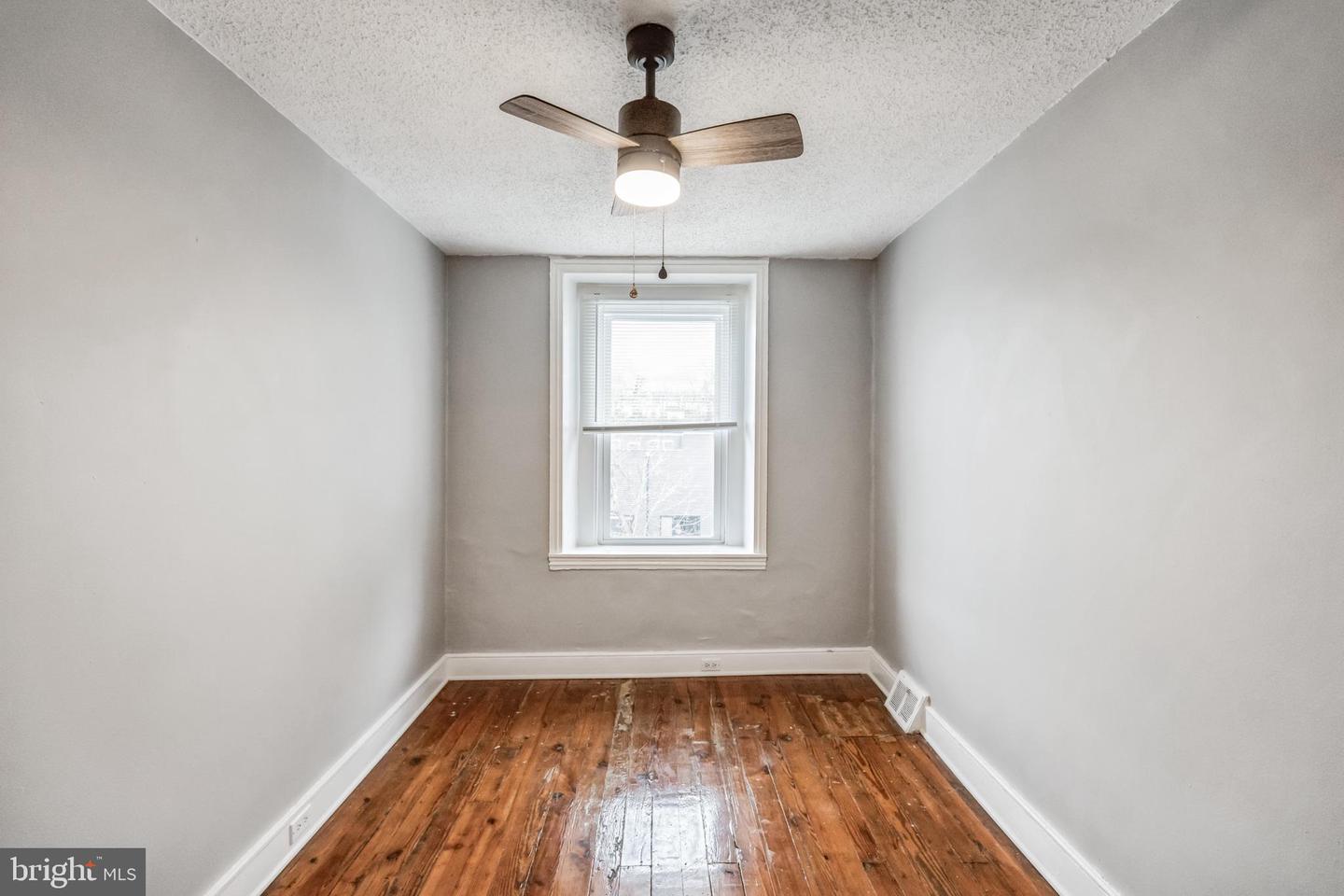 220 Dupont St