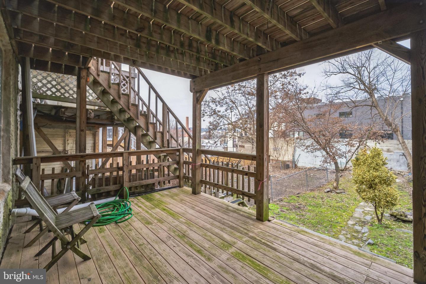 220 Dupont St