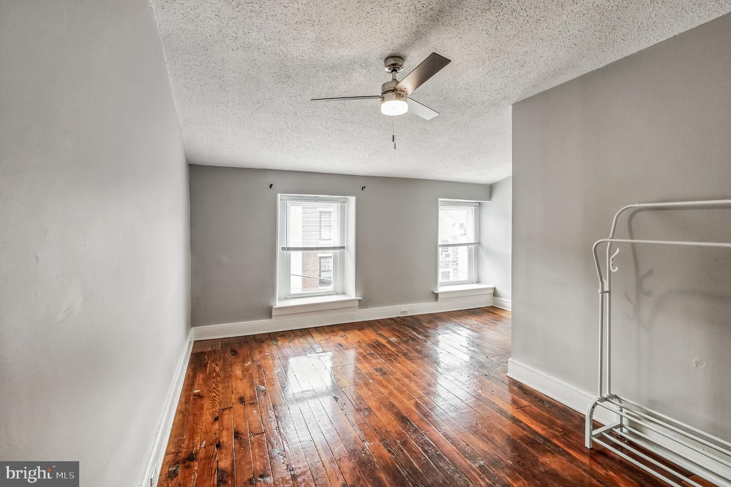 220 Dupont St
