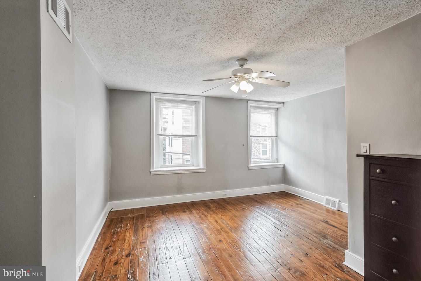 220 Dupont St